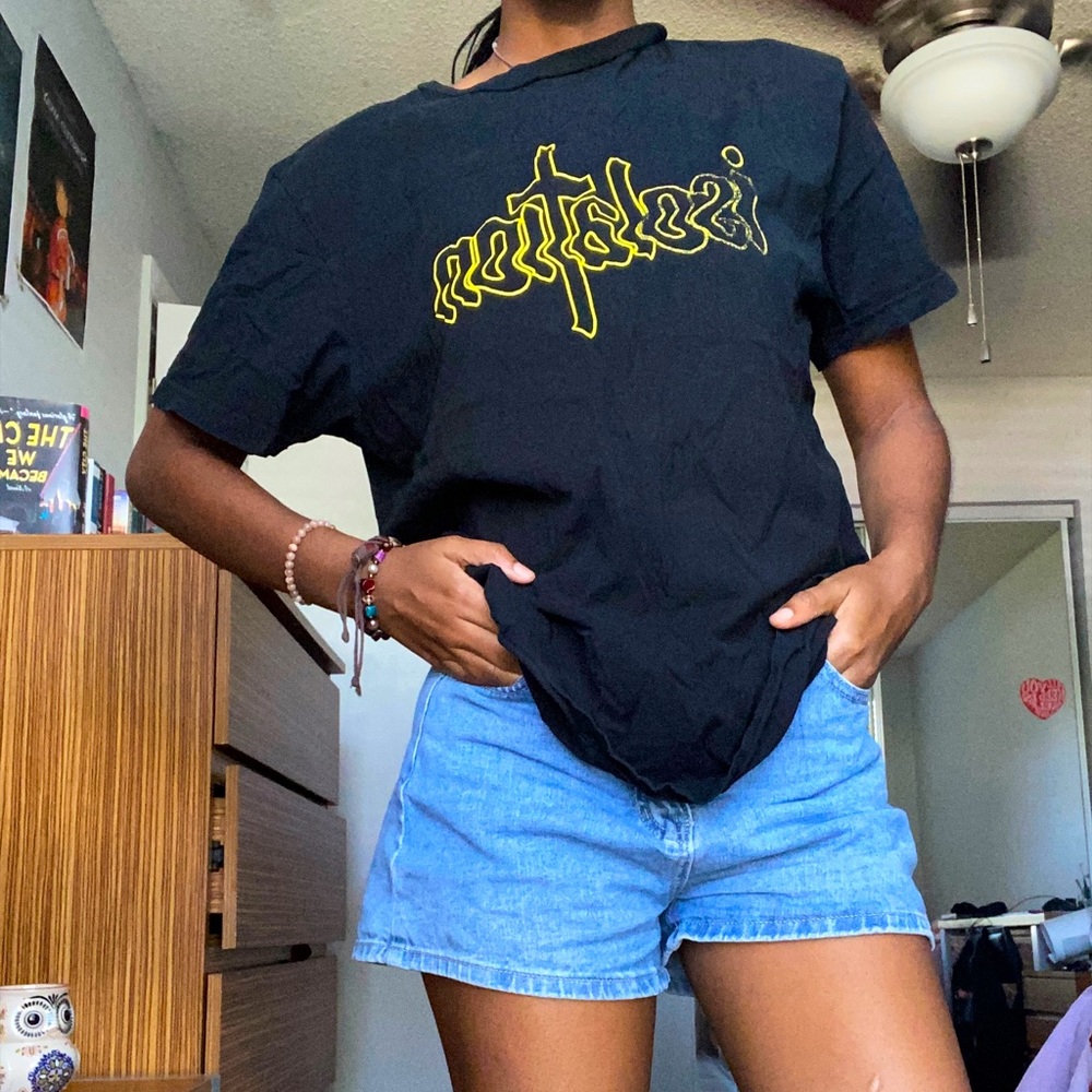 Kali Uchis Isolation Tour tshirt